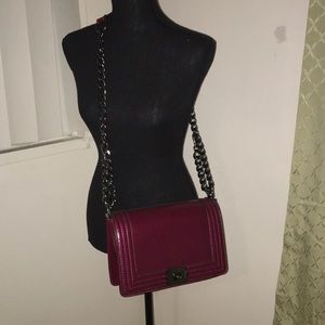 Patent dark pink shoulder bag
